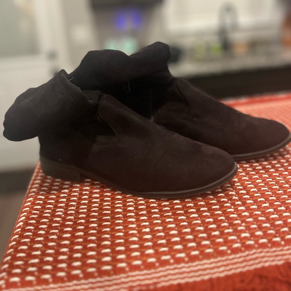 Over the knee black boots - Picture 3 of 5